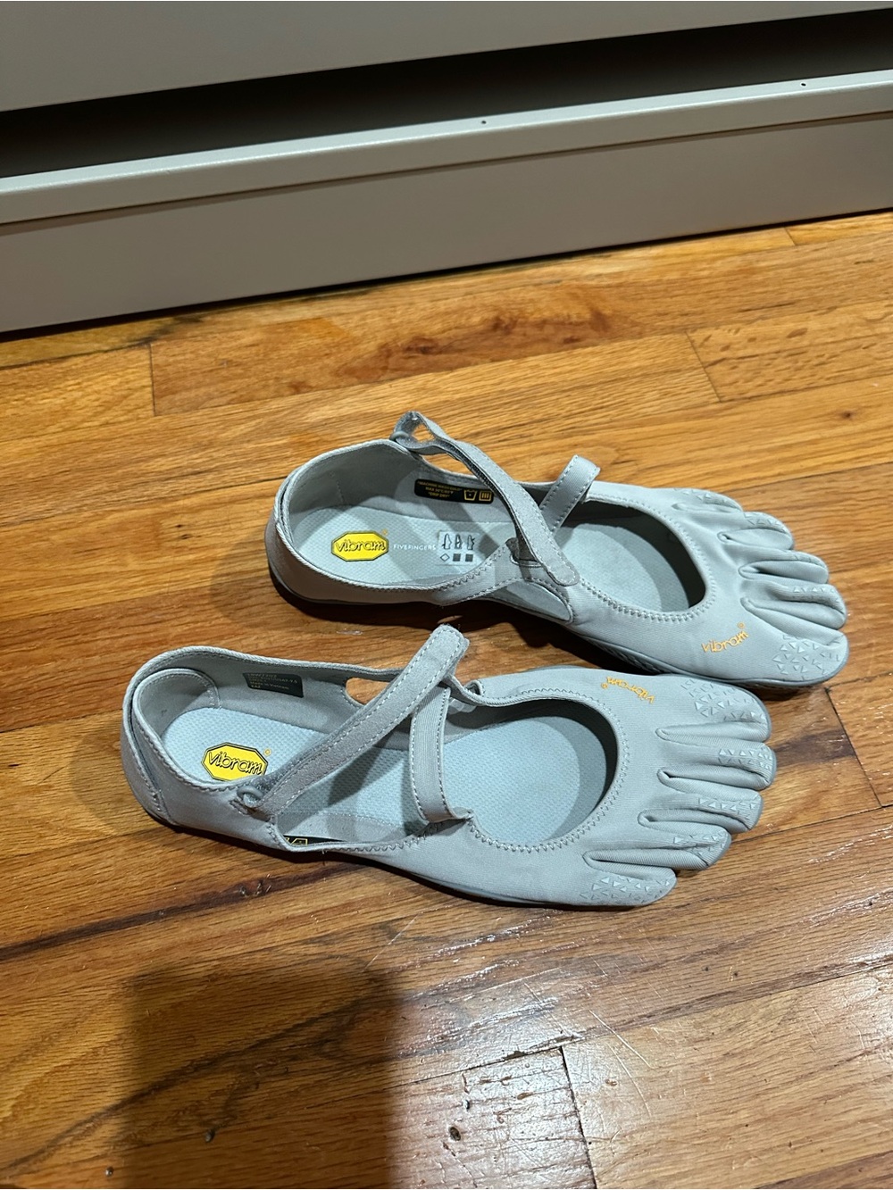 Vibram V-Soul Light Gray Five-Finger Size 41 worn once ACCEPTING ALL OFFERS